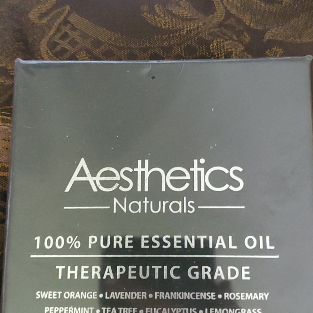 Essential oils boxed 8 scents only one i use